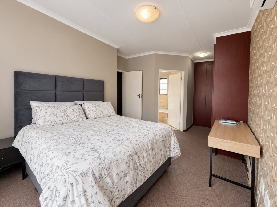 To Let 3 Bedroom Property for Rent in Hillside Free State